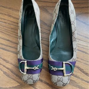 Brown Gucci low heel pumps